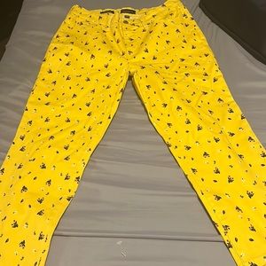 Yellow size 10 capri
